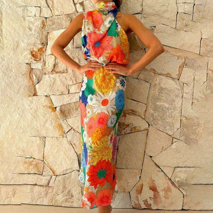 Vibrant Floral Halter Neck Dress - Essential Summer Fashion for Women - Très Elite