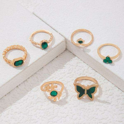 Vibrant Heart Diamond Love Palm Ring Collection with Retro Flair for Effortless Confidence - Très Elite