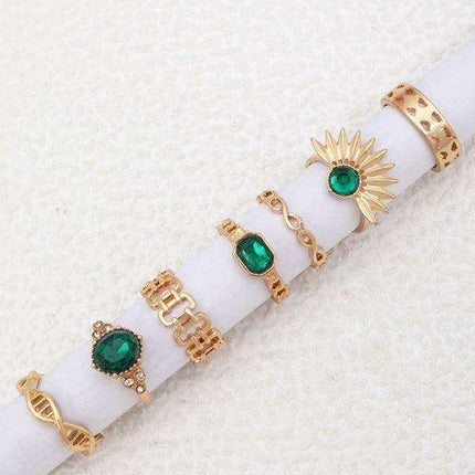 Vibrant Heart Diamond Love Palm Ring Collection with Retro Flair for Effortless Confidence - Très Elite