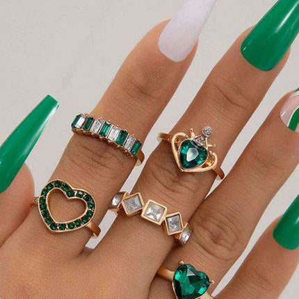 Vibrant Heart Diamond Love Palm Ring Collection with Retro Flair for Effortless Confidence
