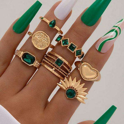 Vibrant Heart Diamond Love Palm Ring Collection with Retro Flair for Effortless Confidence