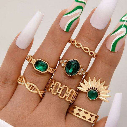 Vibrant Heart Diamond Love Palm Ring Collection with Retro Flair for Effortless Confidence