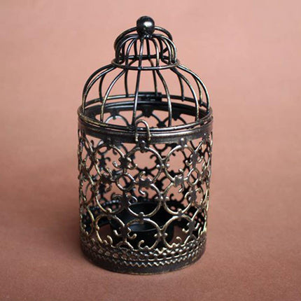 Vintage European-Style Iron Lantern Candle Holder for Elegant Home Lighting - Très Elite
