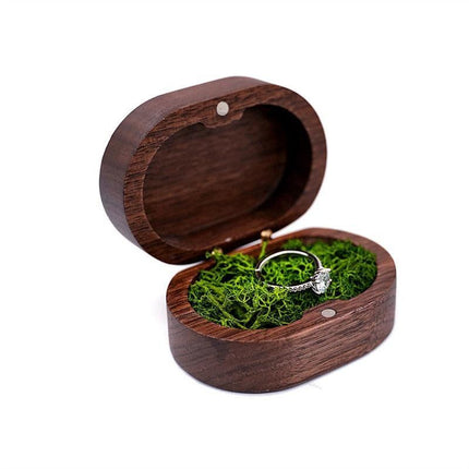 Vintage-Inspired Travel Jewelry Box with Ring Holder - Elegant Storage for Special Occasions - Très Elite
