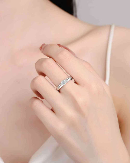 Elegant Moissanite Sterling Silver Ring: A Redefinition of Timeless Sophistication