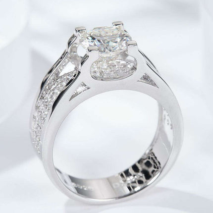 Elegant Radiance: 1 Carat Lab-Grown Diamond Sterling Silver Ring with Platinum Finish