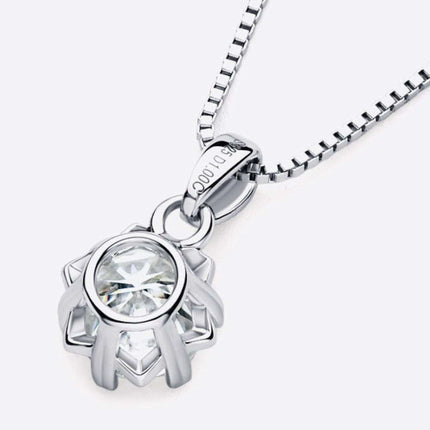 Elegant Moissanite Pendant Necklace in Platinum - A Luxurious Statement Piece