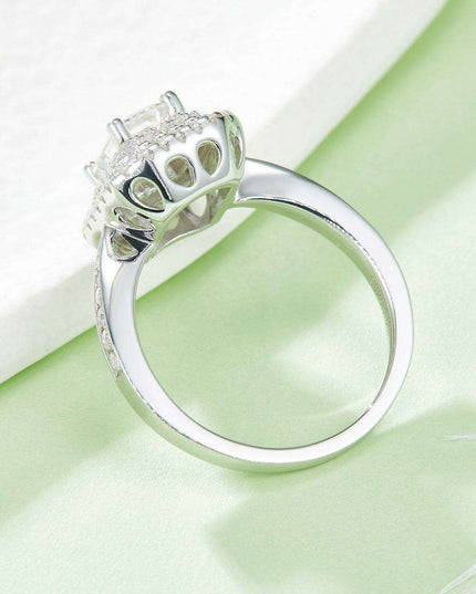 Elegant 1 Carat Moissanite and Zircon Sterling Silver Ring - A Luxurious Fashion Statement