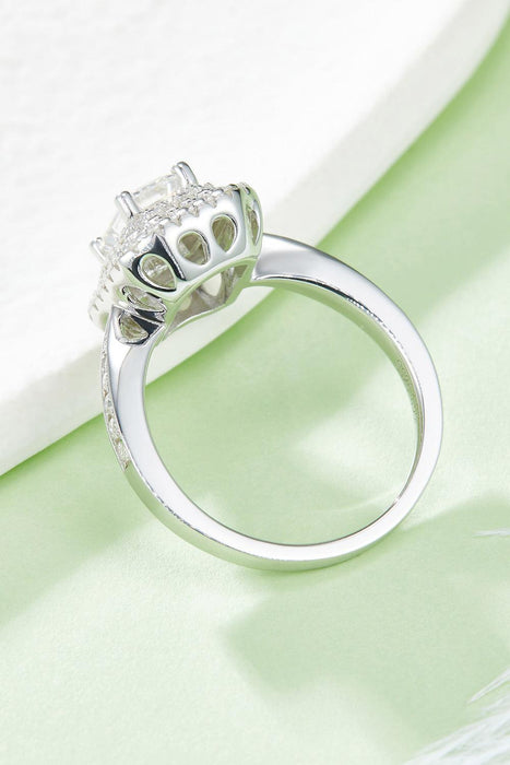 Elegant 1 Carat Moissanite Sterling Silver Ring with Zircon Accents - A Luxurious Statement Piece