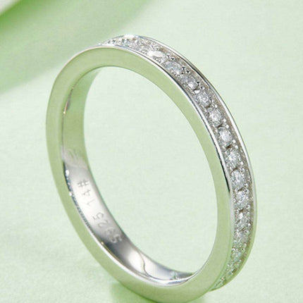 Elegant Moissanite Silver Band: A Statement of Modern Luxury