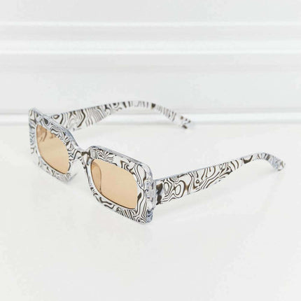 Stylish Tortoiseshell Rectangle Sunglasses with UV400 Protection and Sturdy Polycarbonate Frame