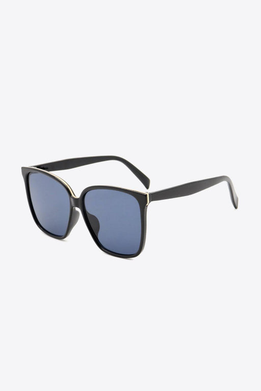 Stylish Wayfarer Sunglasses with Durable Polycarbonate Frame
