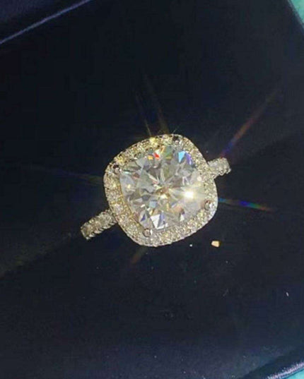 Exquisite Moissanite and Zircon Sterling Silver Ring - A Stunning Jewelry Must-Have