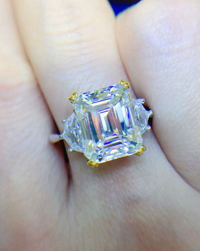 Elegant Radiance: Stunning 5 Carat Lab-Diamond Silver Ring