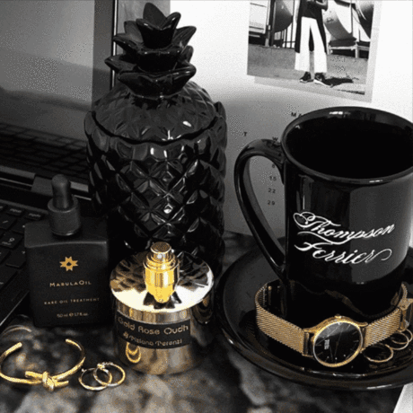 Elegant Serenity Green Lotus & Lily Candle with Black Pineapple Accent - Refined Home Fragrance