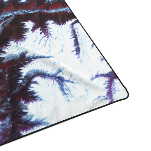 Black Trim Polyester Map Blanket - Très Elite