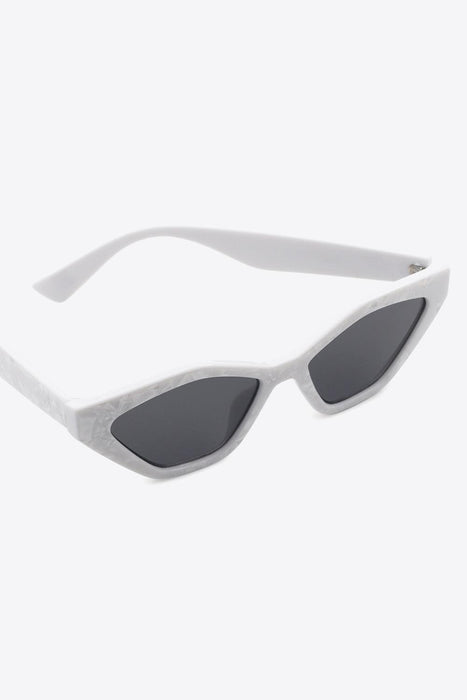 Elegant Polycarbonate Cat Eye Sunglasses with UV400 Protection