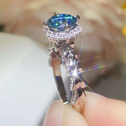 Stunning Sterling Silver Lab-Grown Diamond Ring with Dazzling Zircon Embellishments - An Iconic Fashion Statement