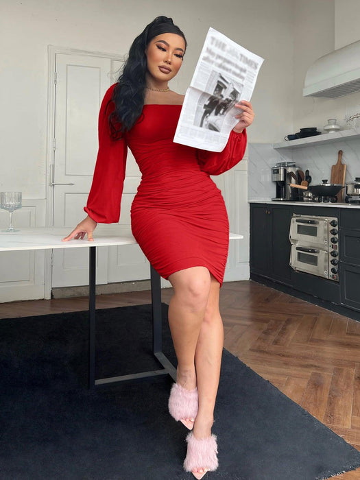 Chic Square Neck Ruched Bodycon Dress with Elegant Zip-Back