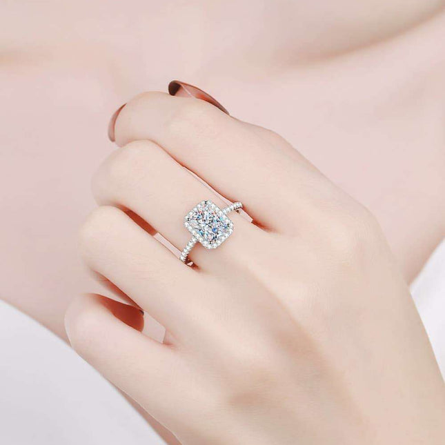 Elegant 2 Carat Moissanite and Zircon Silver Ring - Luxury Edition
