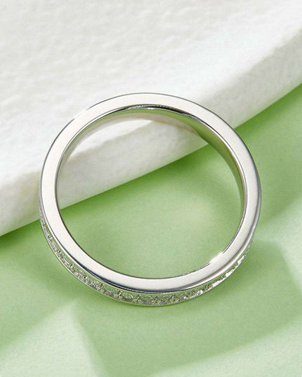 Elegant Moissanite Silver Band: A Statement of Modern Luxury