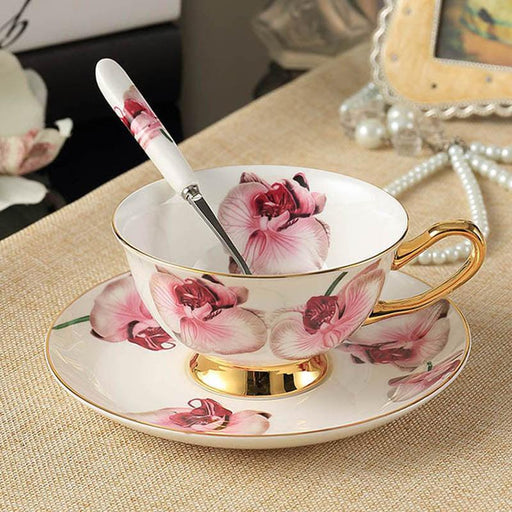 Elegant Bone Porcelain Ceramic Cups and Saucers Set with 200ML Capacity
