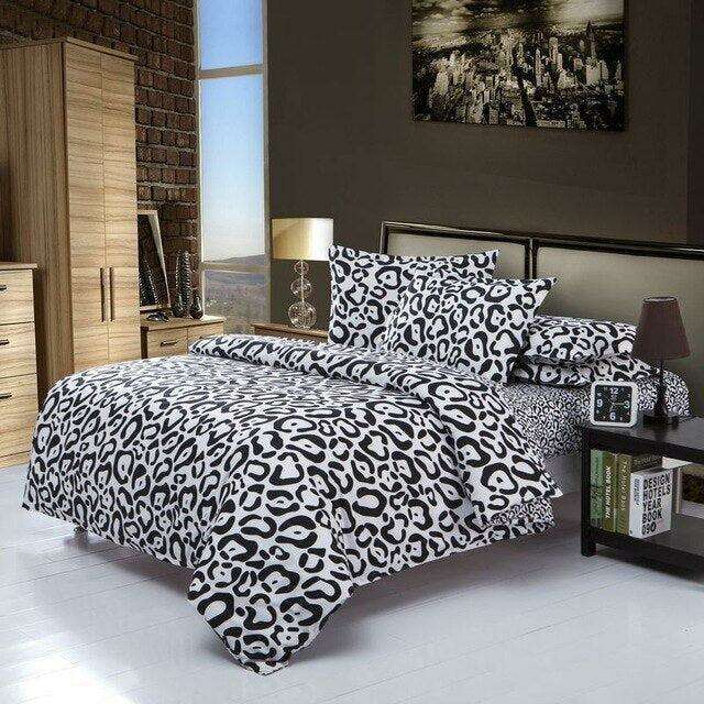 Encouraging Coffee & Friendship Themed Kids Bedding Set - Stylish Monochrome Design