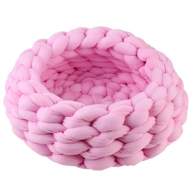 Cozy Hand-woven Wool Pet Bed - Keep Your Pet Warm and Comfortable - Très Elite