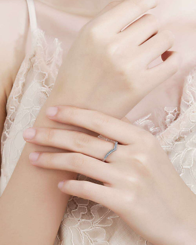 Radiant Sophistication: Stunning Moissanite Sterling Silver Ring with Rhodium Finish