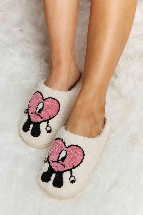 Love Heart Print Cozy Plush Slippers