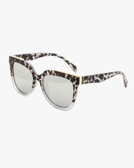 Trendy Tortoiseshell Square Sunglasses with UV400 Protection - Stylish and Durable Fashion Accessory