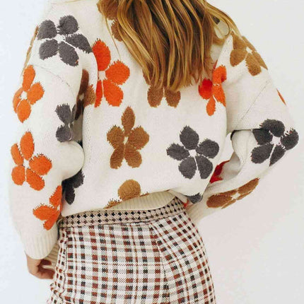 Chic Floral V-Neck Cardigan with Functional Pockets