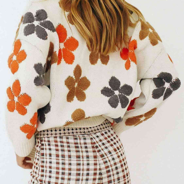 Chic Floral V-Neck Cardigan with Functional Pockets