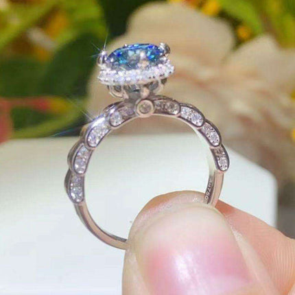 Stunning Sterling Silver Lab-Grown Diamond Ring with Dazzling Zircon Embellishments - An Iconic Fashion Statement