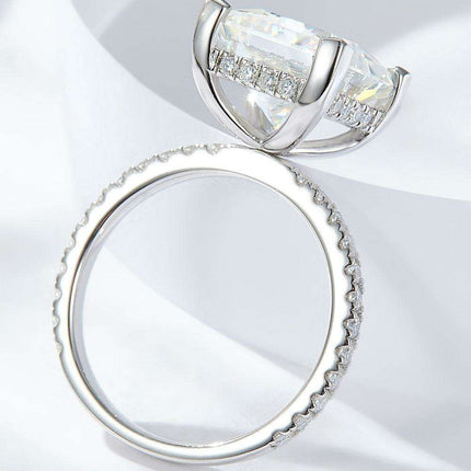 Elegant 5.52 Carat Moissanite Ring in Platinum-Plated Sterling Silver - A Timeless Lab-Diamond Masterpiece