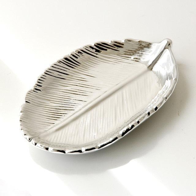 Elegant Ceramic Leaves Plate Jewelry Trinket Dish - Organize Your Jewelry in Style! - Très Elite