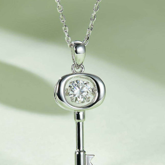 Timeless Brilliance: Exquisite 0.5 Carat Moissanite Pendant Necklace with D VVS1 Gemstone