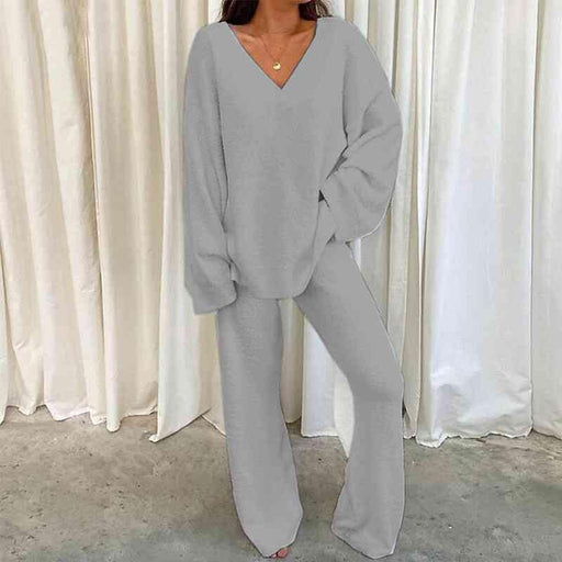 Cozy V-Neck Top and Pants Ensemble with Long Sleeves