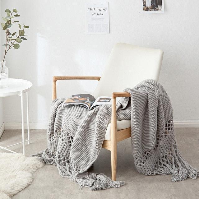 Cozy Hand-Knit Weighted Throw Blanket with Stylish Tassels