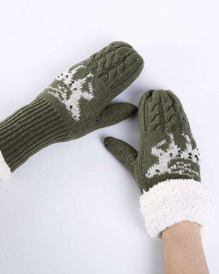 Festive Fawn Knit Gloves for a Cozy Christmas