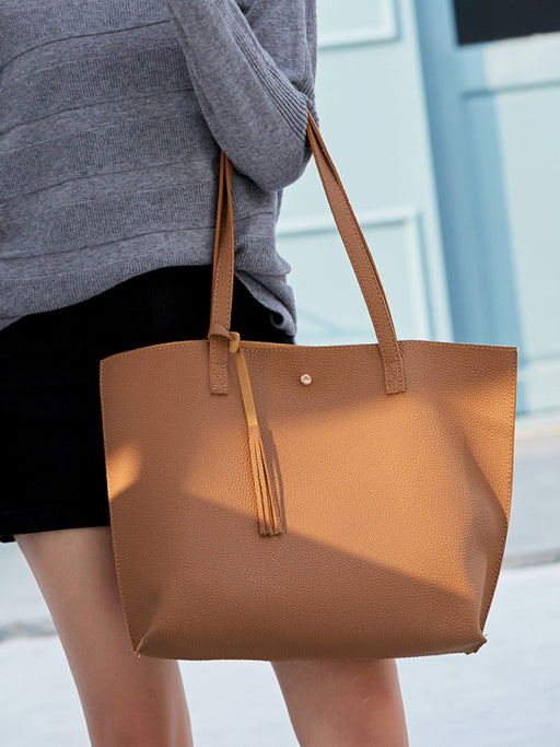 Chic Tassel Zip Shoulder Tote Bag with Spacious Storage and Distinctive Elegance
