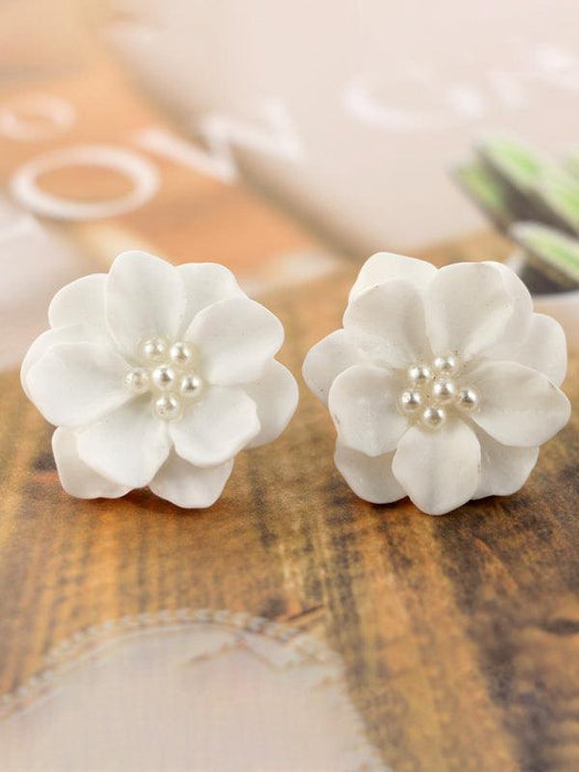 Elegant White Camellia Earrings with Pearl Embellishments