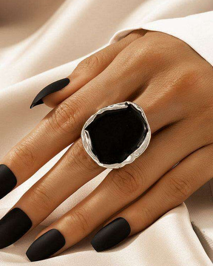 Chic Retro Gold Alloy Ring with Distinctive Design