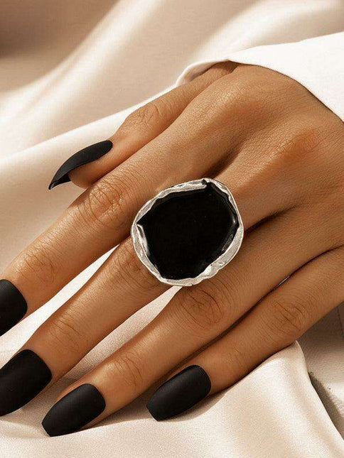 Chic Retro Gold Alloy Ring with Distinctive Design