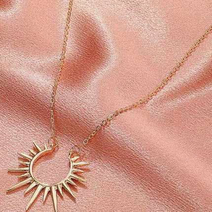 Sunflower Pendant Choker - Vintage Alloy Necklace for Style Trailblazers