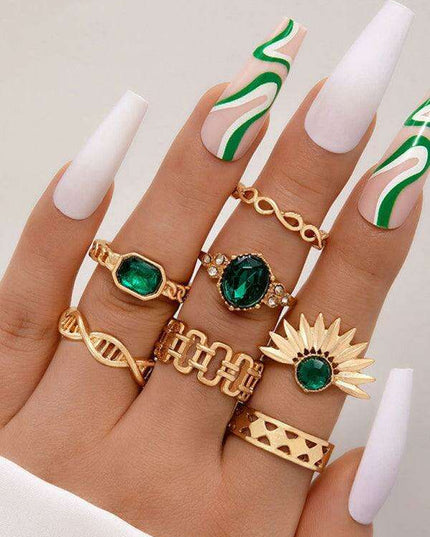 Vibrant Heart Diamond Love Palm Ring Collection with Retro Flair for Effortless Confidence