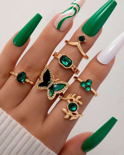 Vibrant Heart Diamond Love Palm Ring Collection with Retro Flair for Effortless Confidence