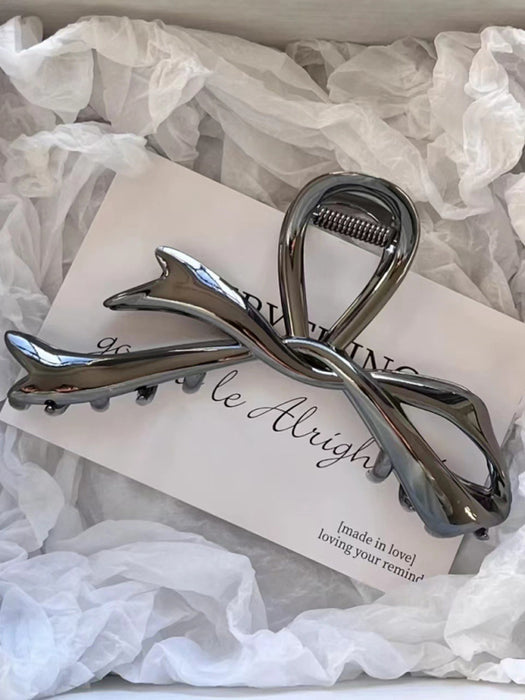 Streamer Bow Shark Clip Hair Accessory with Elegant Design