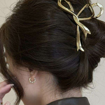 Chic Streamer Bow Hair Clip for All-Season Style