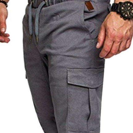 Stylish Men's Cargo Shorts: Function Meets Fashion with Generous Pocket Space
